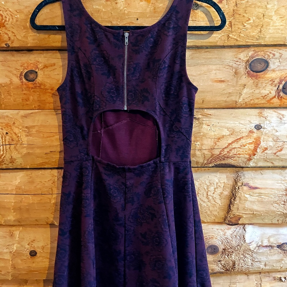 Maroon cutout dress with Black rise print